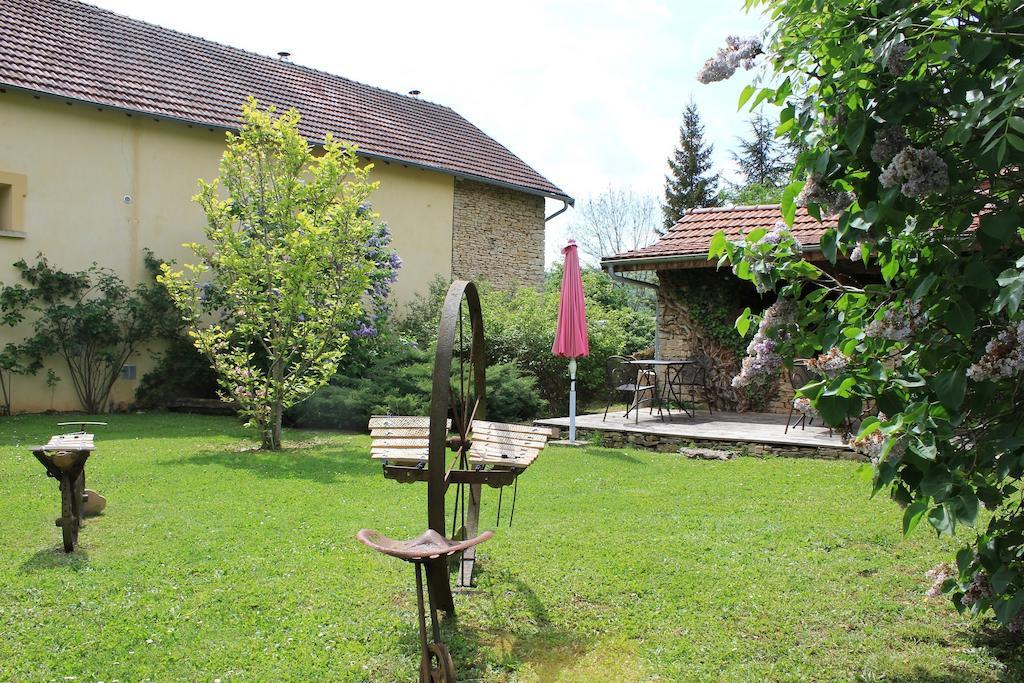 La Bicyclette Fleurie Acomodação com café da manhã Villemoirieu Exterior foto